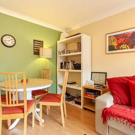 Beautiful Riverside 2 Bed
