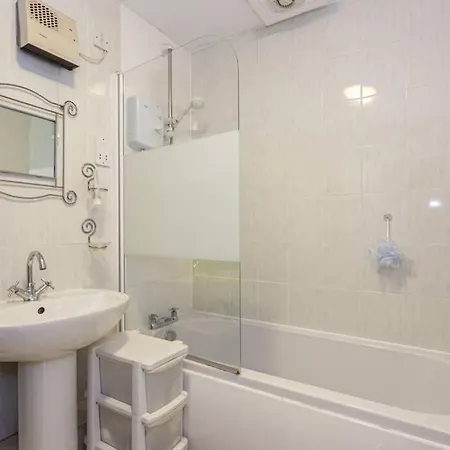 Beautiful Riverside 2 Bed *