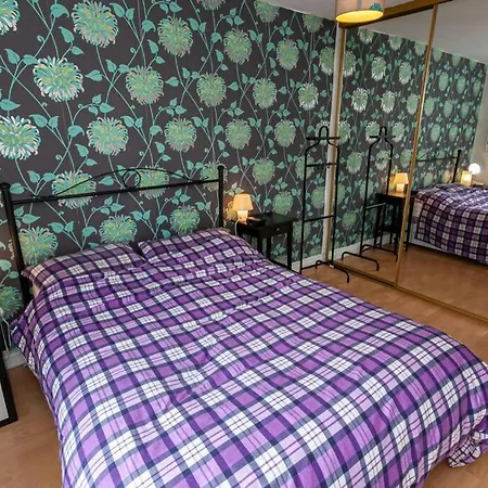 Beautiful Riverside 2 Bed Apartment Leeds (West Yorkshire)