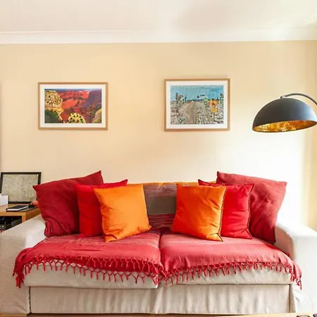 Beautiful Riverside 2 Bed *