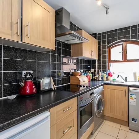 Beautiful Riverside 2 Bed *